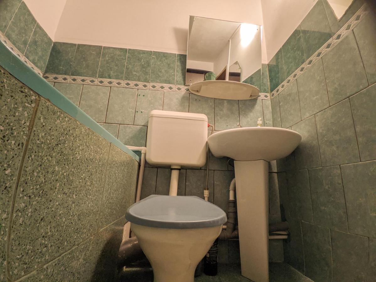 Moss'S Economy Apartment Timisoara Bagian luar foto