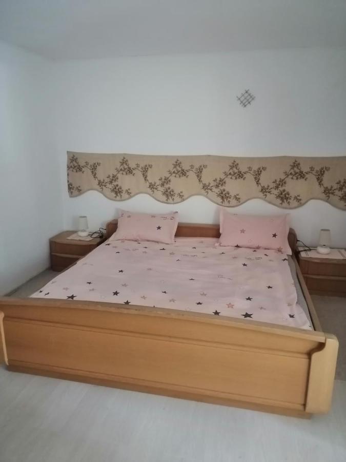 Moss'S Economy Apartment Timisoara Bagian luar foto